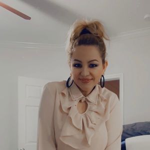 Meet your Posher, Nora